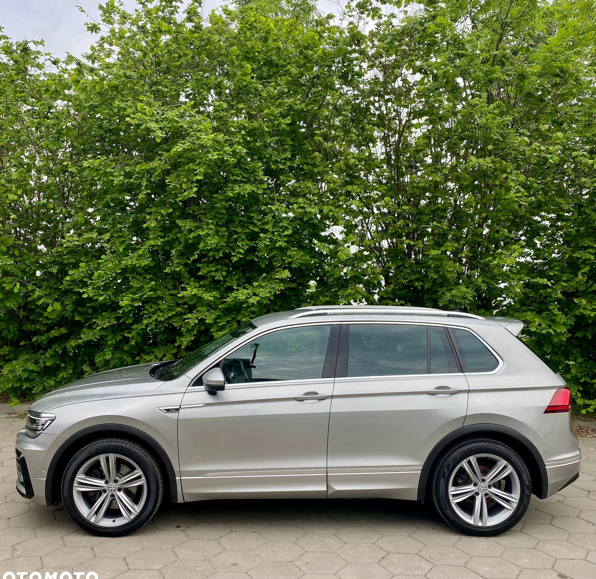 Volkswagen Tiguan cena 119000 przebieg: 84190, rok produkcji 2017 z Miłomłyn małe 154